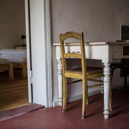 Wohnen im Schlosspark - Bienenwohnung I *